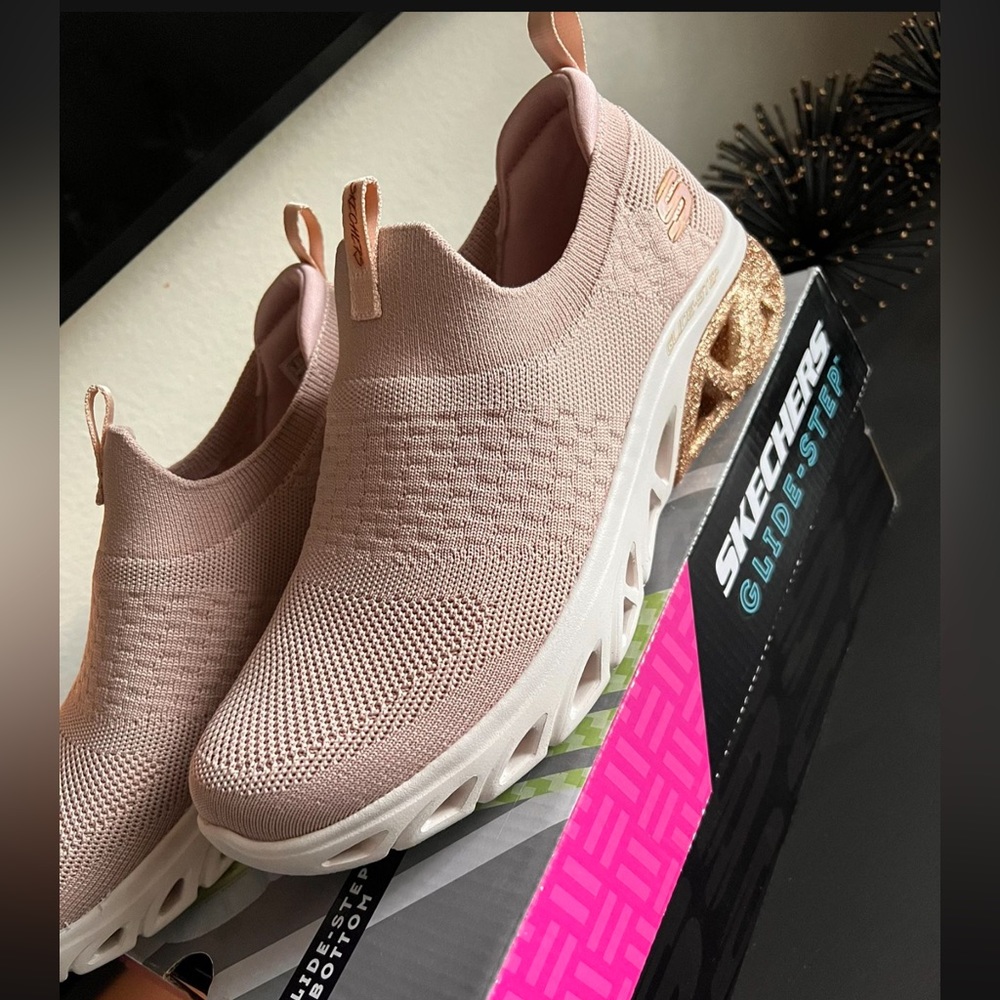 Sketchers snickers Glide-step size 8